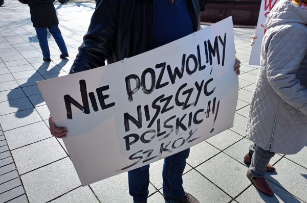 Litewski sąd zawiesił decyzję o degradacji polskich szkół w Rejonie Trockim