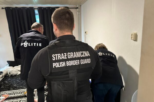 Straż Graniczna rozbiła grupę przestępczą zajmującą się przemytem ludzi