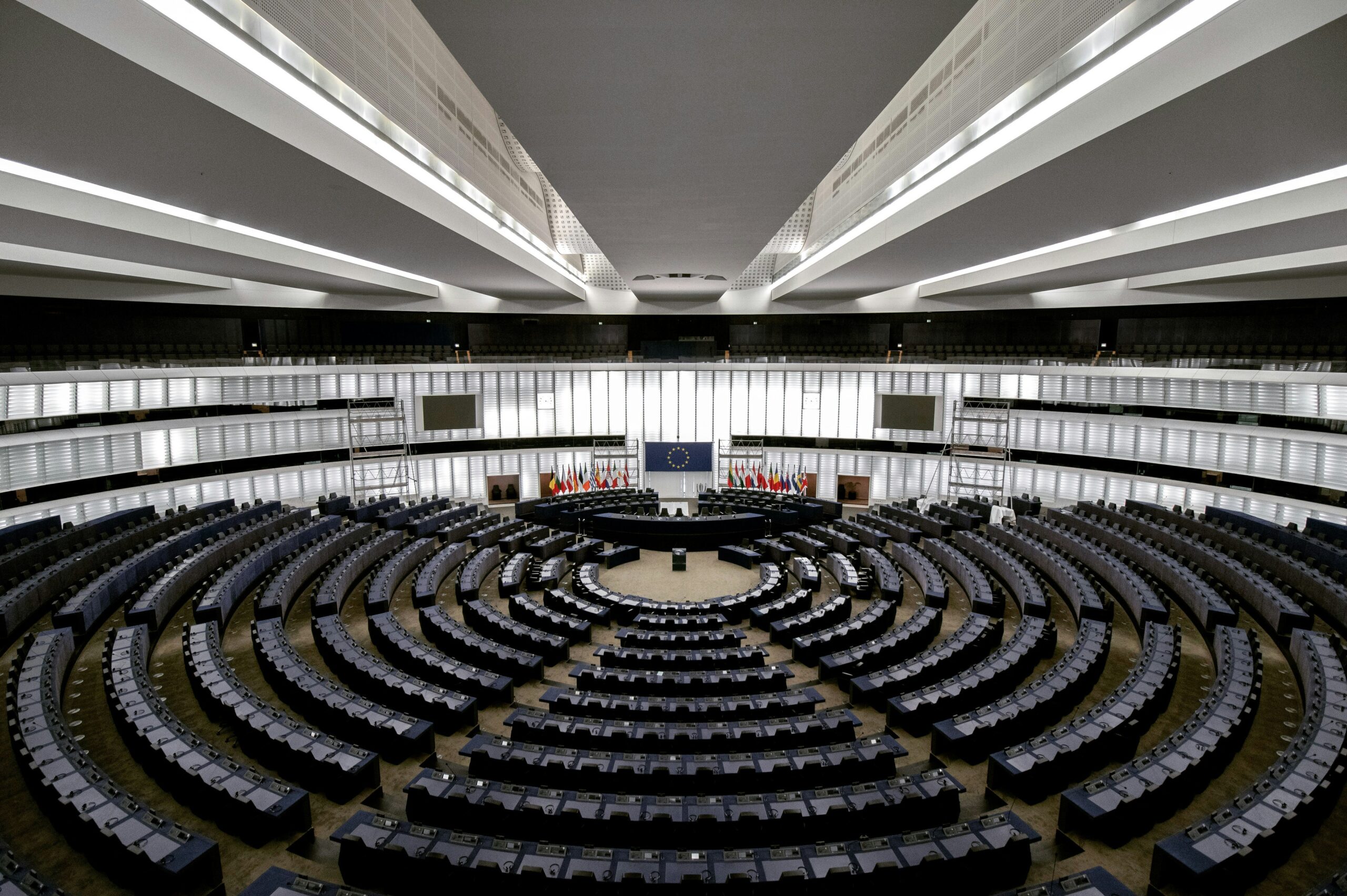 Konfederacja podzielona w Parlamencie Europejskim